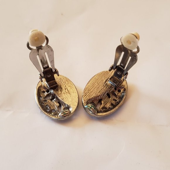 Elegant and classy iris enamel and tiny marcasite amethyst oval clip earrings - Picture 2 of 4